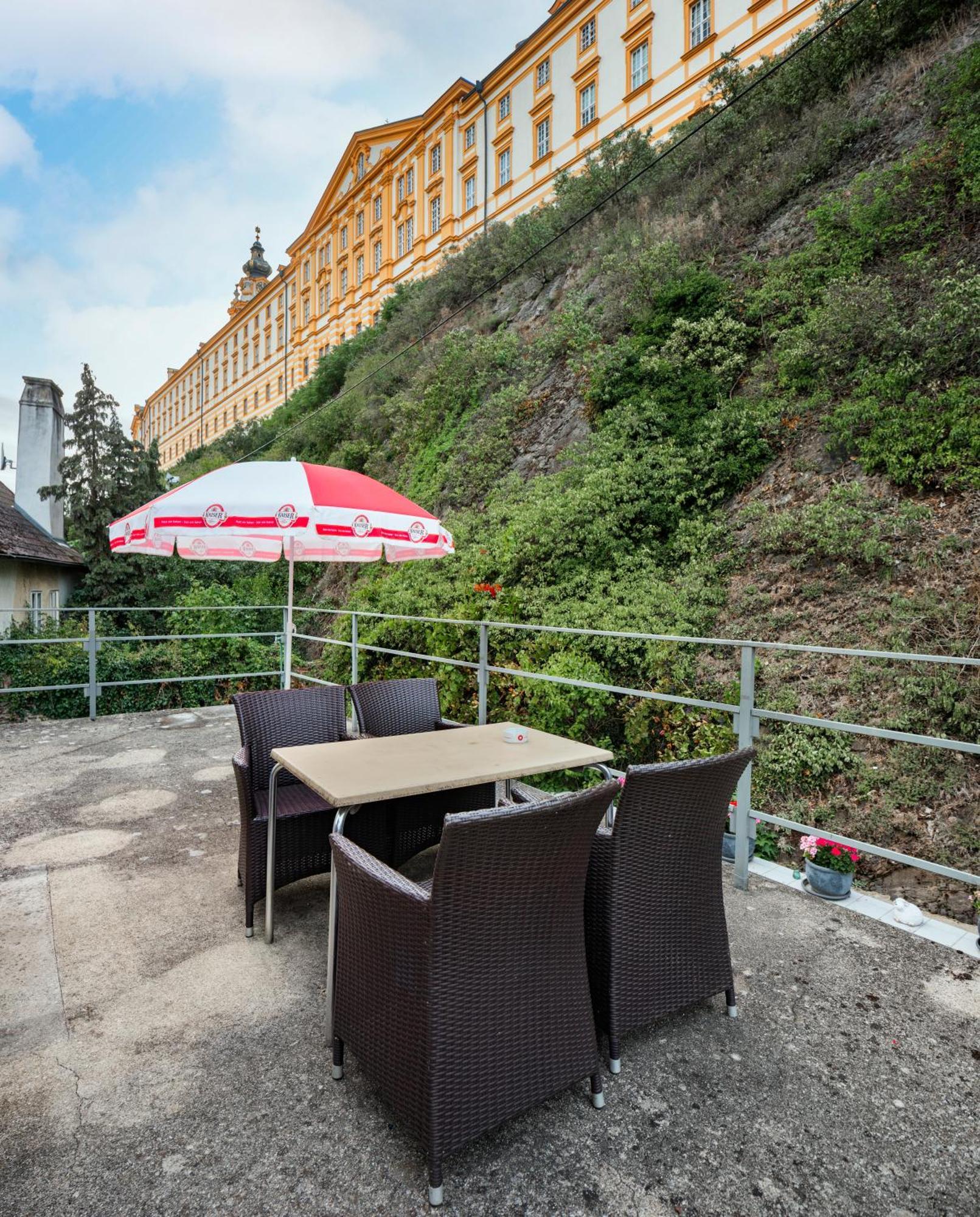 Madar Cafe Restaurant Zum Fuersten Hotel Melk Ngoại thất bức ảnh