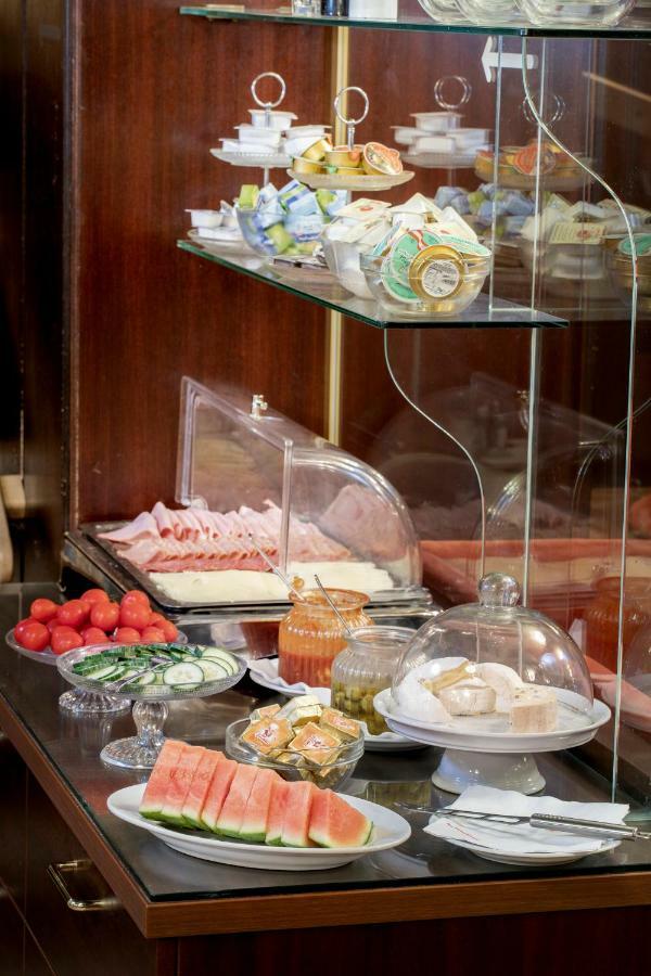 Madar Cafe Restaurant Zum Fuersten Hotel Melk Ngoại thất bức ảnh