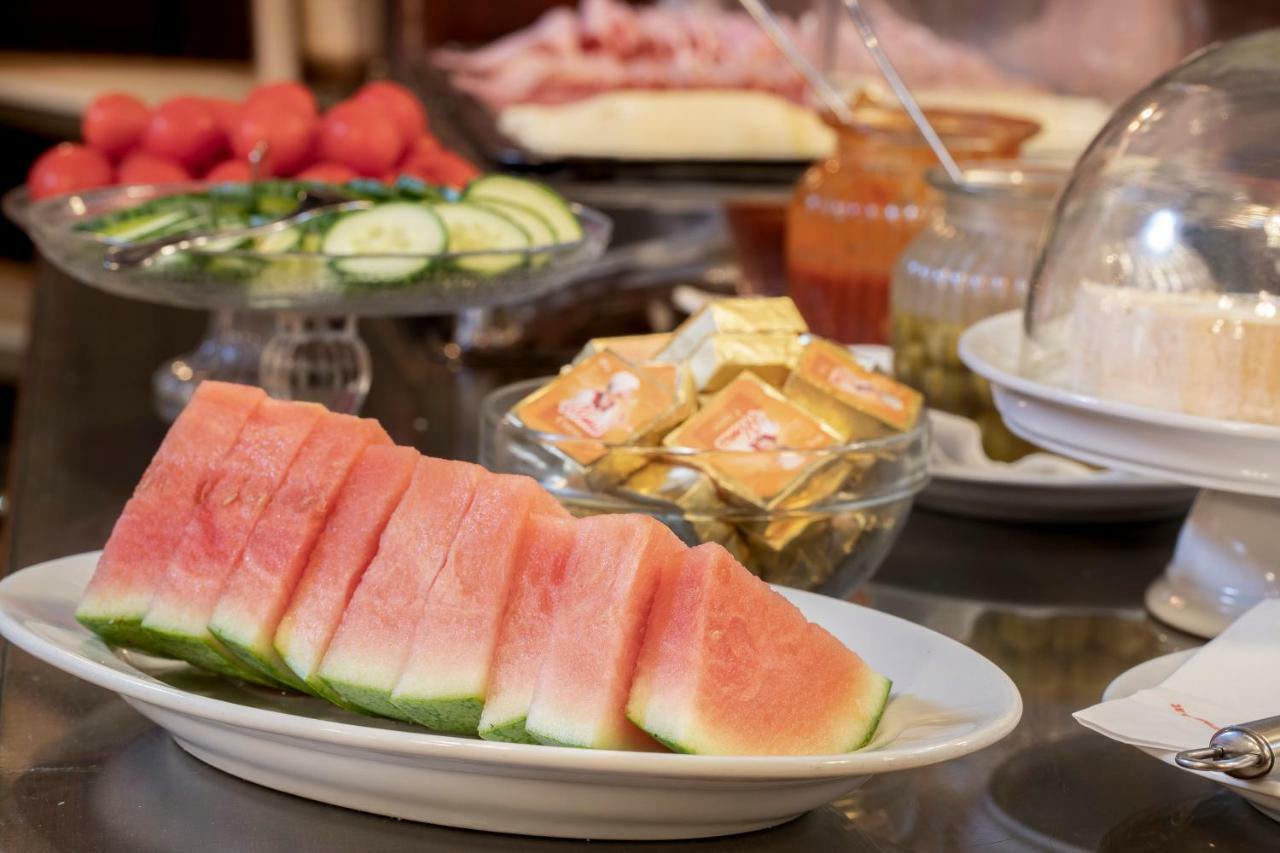 Madar Cafe Restaurant Zum Fuersten Hotel Melk Ngoại thất bức ảnh